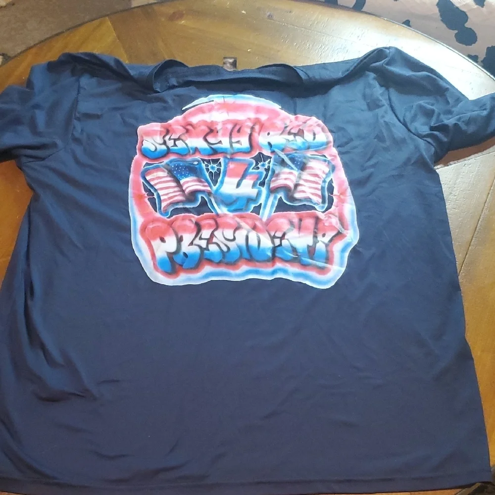 SHEIN Blue Tee with Red and White Graphic - Picture 3 of 5